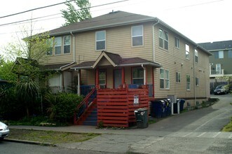 317 26th Ave S in Seattle, WA - Foto de edificio - Building Photo