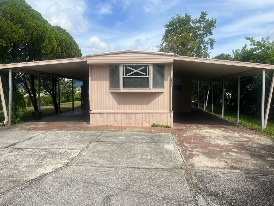 7709 Brentwood Dr in Orlando, FL - Building Photo