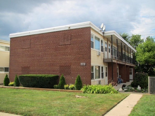 property at 772 E 5th Ct