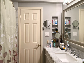 5713 Brewer House Cir, Unit 301 in North Bethesda, MD - Building Photo - Building Photo