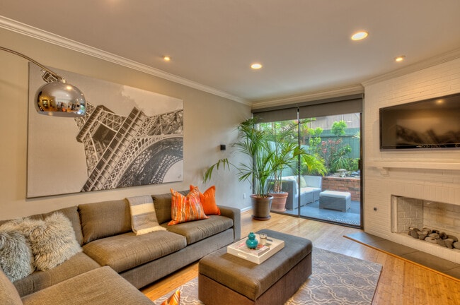 property at 2663 Centinela Ave