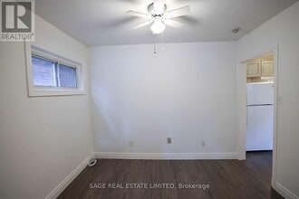 8 Brookmount Rd in Toronto, ON - Building Photo - Building Photo