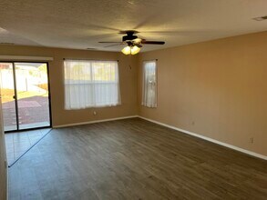 4985 Butte Pl NW in Albuquerque, NM - Foto de edificio - Building Photo