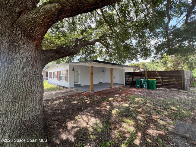 1221 Cypress Ln in Cocoa, FL - Building Photo - Building Photo