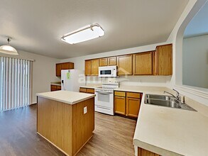 7322 Blazar Way in San Antonio, TX - Foto de edificio - Building Photo