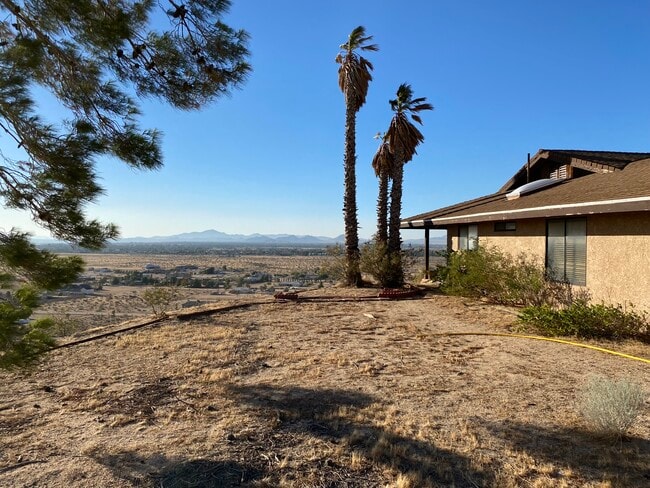 22065 Ocotillo Way in Apple Valley, CA - Building Photo - Building Photo