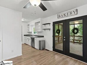 1201 Winding Way in Taylors, SC - Building Photo - Building Photo