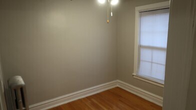 2617 W Gunnison St in Chicago, IL - Building Photo - Building Photo