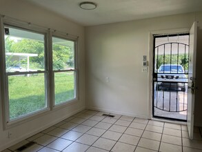 4117 Middlehurst Ln in Dayton, OH - Building Photo - Building Photo