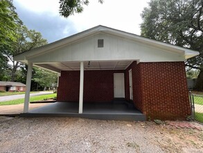 1650 Sheffield Rd in Montgomery, AL - Foto de edificio - Building Photo