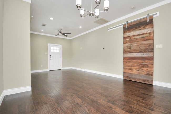 property at 318 Ennis St