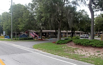 Miguel Place in Port Richey, FL - Foto de edificio - Building Photo