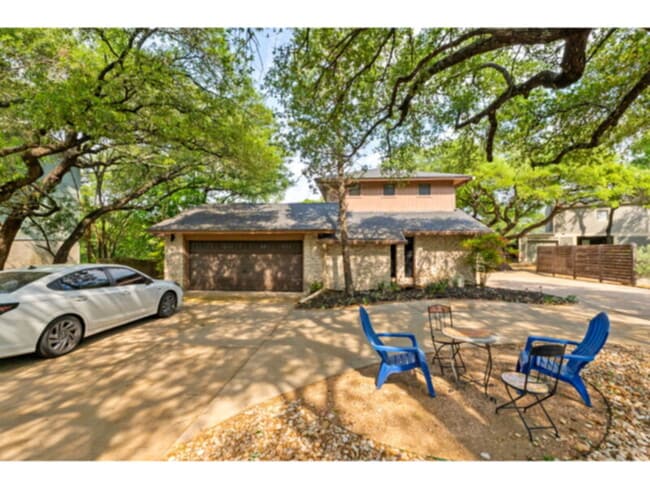 property at 9106 Rockcrest Cir