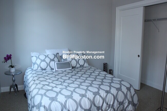 2 Merrymount Pky, Unit #2 in Quincy, MA - Building Photo - Building Photo