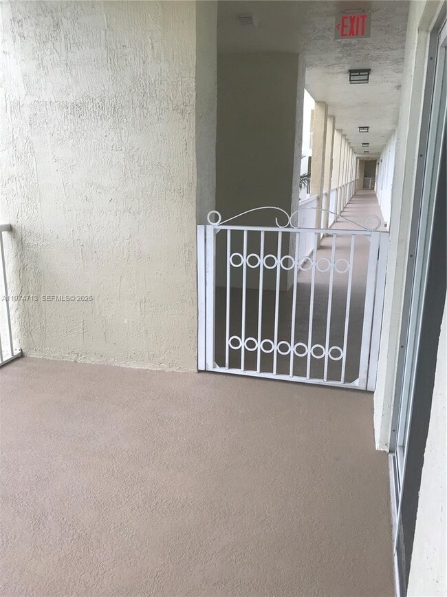 10770 NW 66th St, Unit 414 in Doral, FL - Building Photo - Building Photo