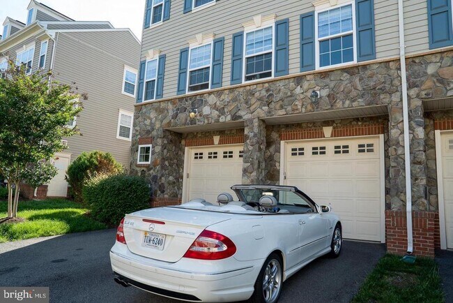 11138 Wortham Crest Cir in Manassas, VA - Building Photo - Building Photo