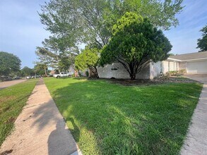 9423 Kristin Dr in Houston, TX - Building Photo - Building Photo