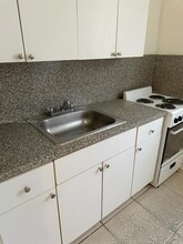 180 NW 17th St in Miami, FL - Building Photo - Building Photo