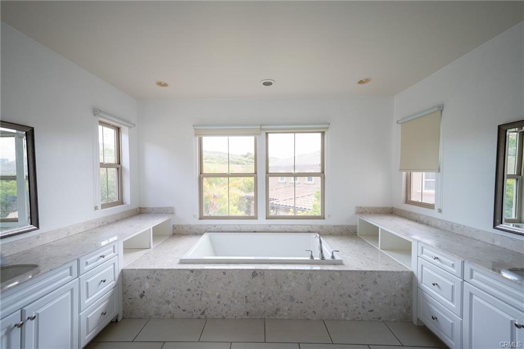 137 Coyote Brush in Irvine, CA - Building Photo