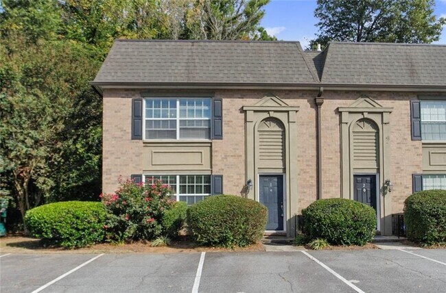 6980 Roswell Rd in Sandy Springs, GA - Building Photo - Building Photo