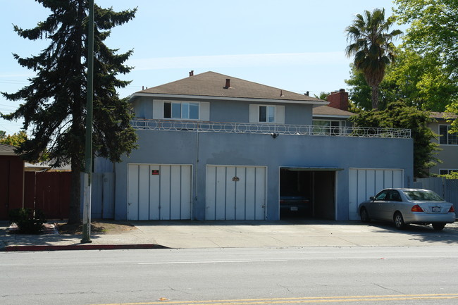 3194 Moorpark Ave in San Jose, CA - Building Photo - Building Photo