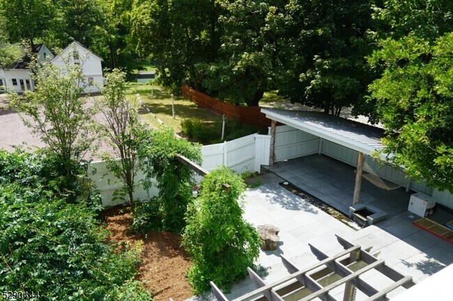 96 High St in Newton, NJ - Building Photo - Building Photo
