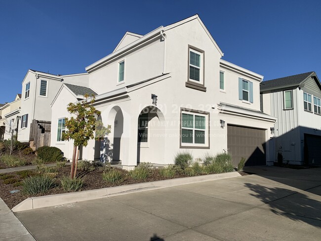 3264 Sunny Gate Ln in Folsom, CA - Building Photo - Building Photo