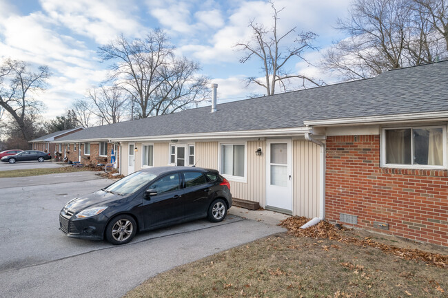 5923 Blossman Rd in Toledo, OH - Foto de edificio - Building Photo