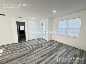 310 Dogfish Way in Poinciana, FL - Building Photo - Building Photo