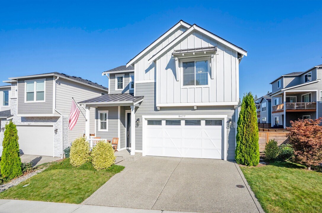 8477 28th St Ct E in Edgewood, WA - Building Photo
