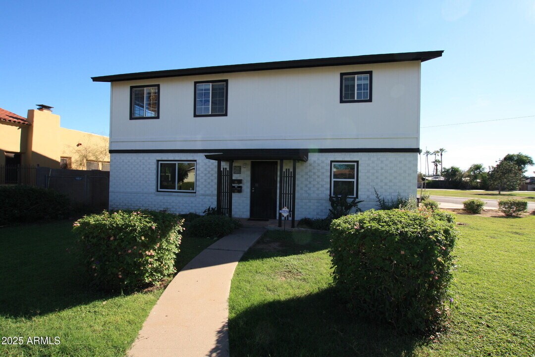 1333 E Flower St in Phoenix, AZ - Building Photo