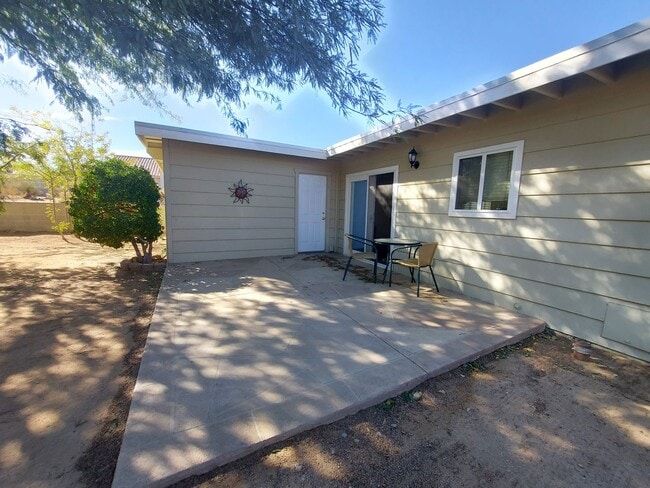 6613 Copper Mountain Rd in Twentynine Palms, CA - Building Photo - Building Photo