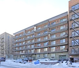 14350 Barclay Ave in Flushing, NY - Foto de edificio - Building Photo