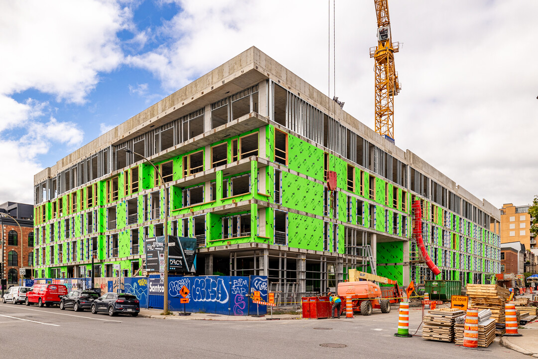 Edison in Montréal, QC - Building Photo