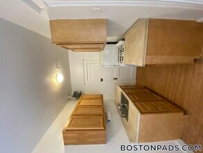 231-235 Park Dr in Boston, MA - Foto de edificio - Building Photo