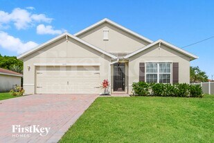 2820 NW 21st Ave in Cape Coral, FL - Building Photo