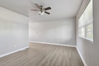 1604 Parklane Dr in Sauget, IL - Building Photo - Building Photo