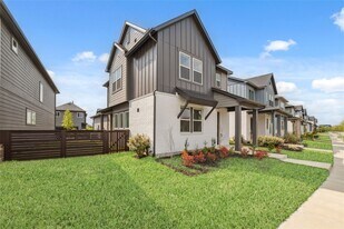 15115 Parkland Canyon Dr in Cypress, TX - Building Photo