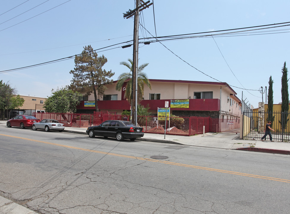 Valerio Apartments in Van Nuys, CA - Building Photo