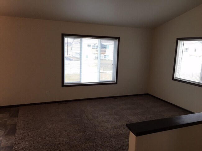 1314 4th St NW in West Fargo, ND - Building Photo - Building Photo