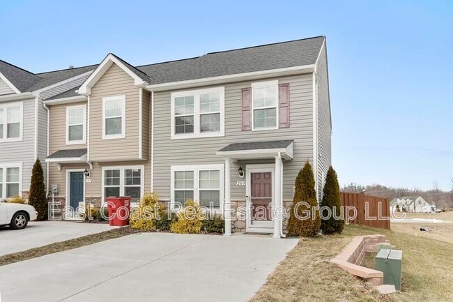 203 Ran Rue Drive in Martinsburg, WV - Building Photo - Building Photo