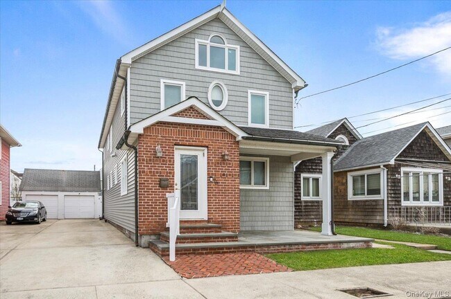 76 Coronado St in Atlantic Beach, NY - Building Photo - Building Photo