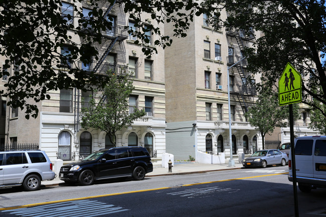 220 Wadsworth Ave in New York, NY - Foto de edificio - Building Photo