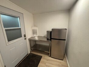 528 W 7th St in Port Angeles, WA - Foto de edificio - Building Photo