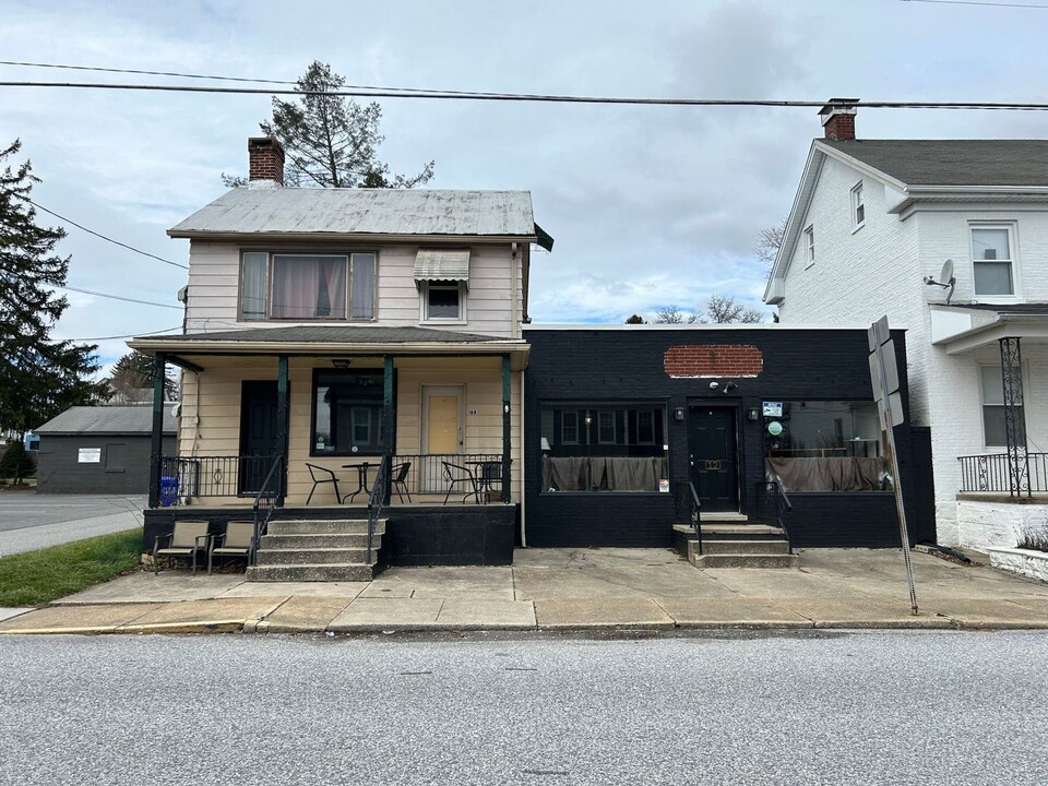 10 N 2nd St-Unit -1st Floor Front in New Freedom, PA - Building Photo