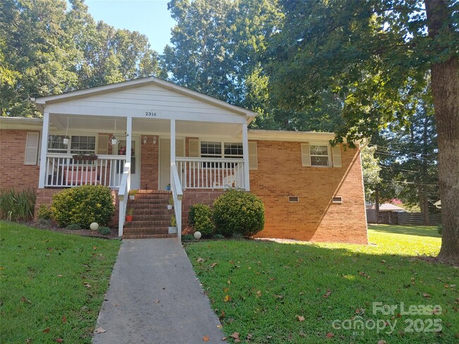 property at 2316 Woodbridge Dr