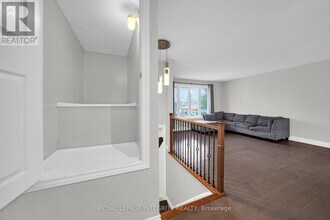 1896 Featherston Dr in Ottawa, ON - Building Photo - Building Photo