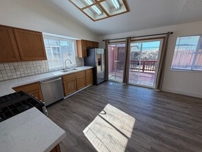 1246 Flora Glen Dr in Sparks, NV - Building Photo - Building Photo