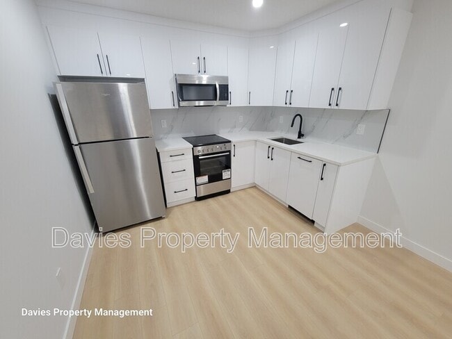 16230-16219 19 Ave SW in Edmonton, AB - Building Photo - Building Photo