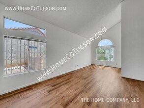 2061 N Nightshade Dr in Tucson, AZ - Building Photo - Building Photo